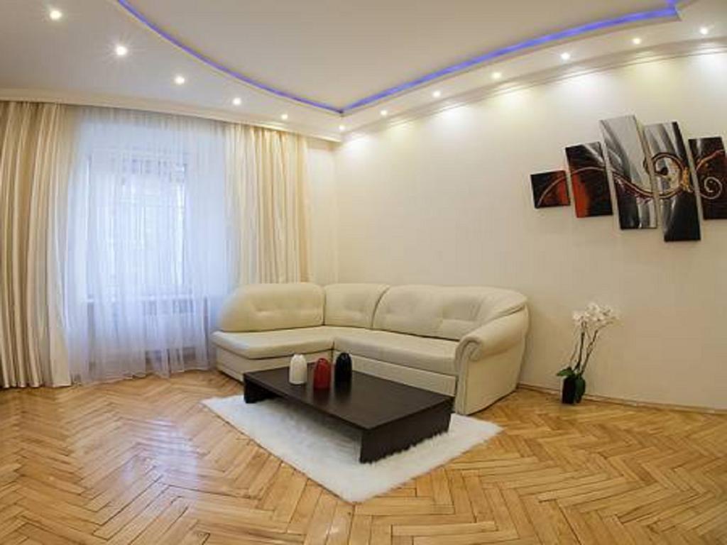 Apartamento 1 Minute To Rynok Square Leópolis Habitación foto