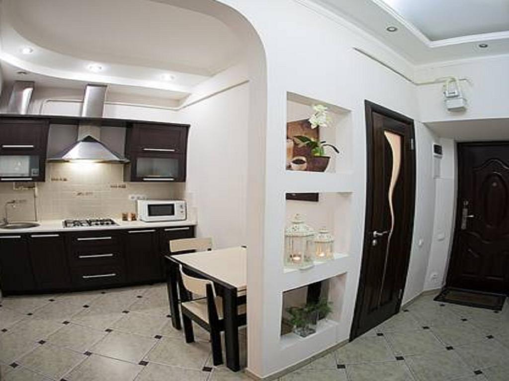 Apartamento 1 Minute To Rynok Square Leópolis Habitación foto